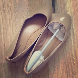 Brand new nude Nine West flats